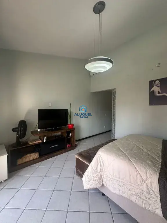 Casa para Aluguel em Itajaí no Centro com 5 Quartos | Academia / Ginásio e 2 Vagas de Garagem - Foto 5