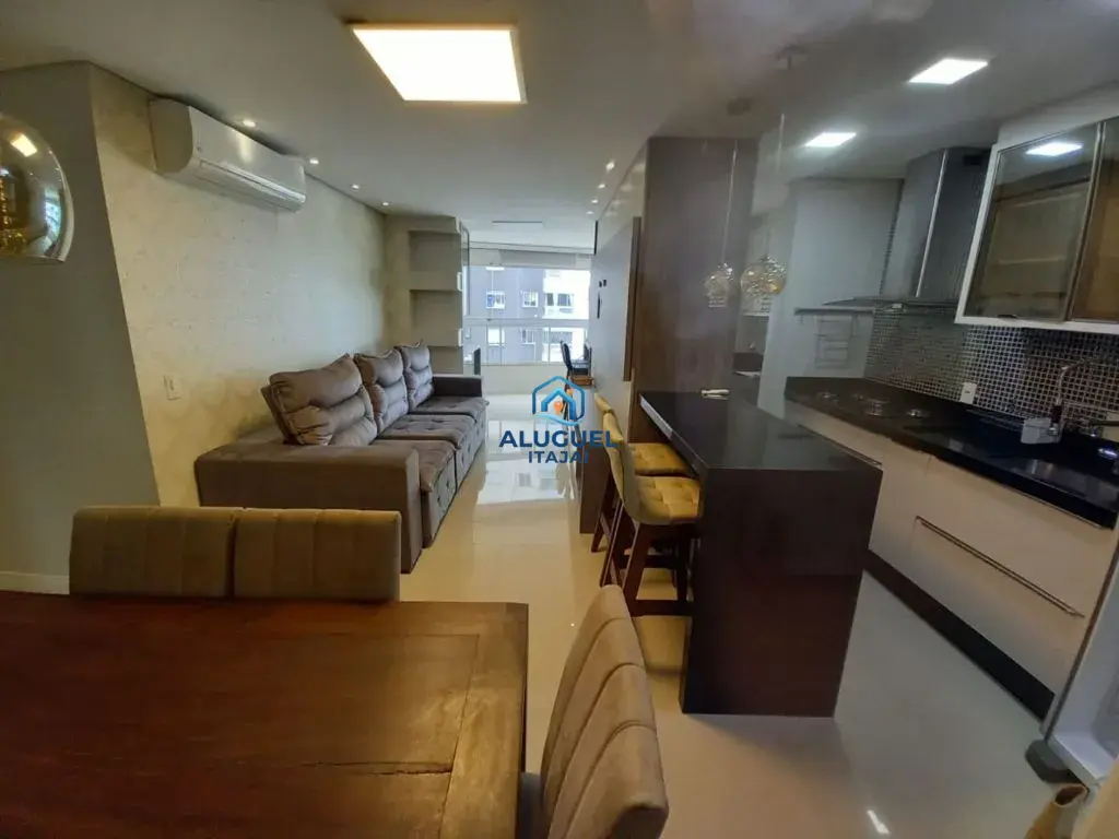 Casa para Aluguel em Itajaí no Centro com 3 Quartos | Piscina e Salão de Festas - Foto 3