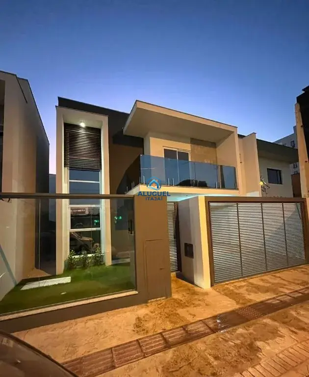 Casa para Venda em Itajaí no São João com 3 Quartos e 163m² | Varanda Gourmet e Academia / Ginásio - Foto 2