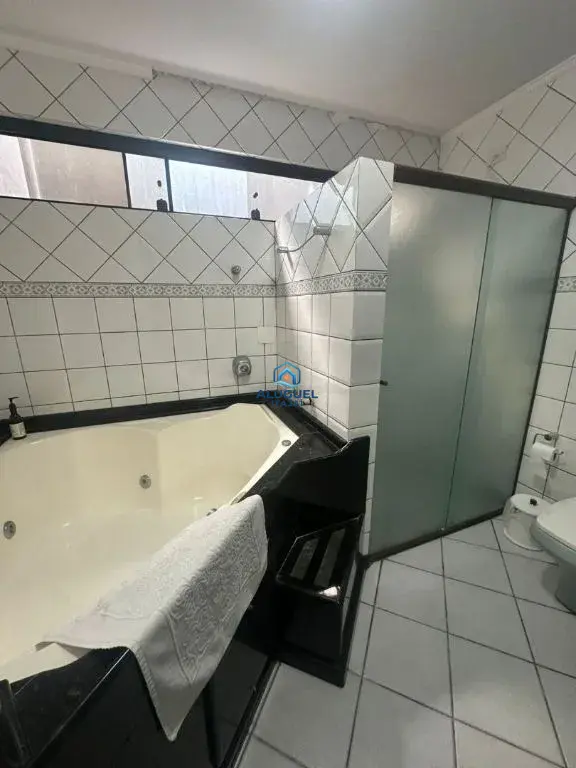 Casa para Aluguel em Itajaí no Centro com 5 Quartos | Academia / Ginásio e 2 Vagas de Garagem - Foto 9