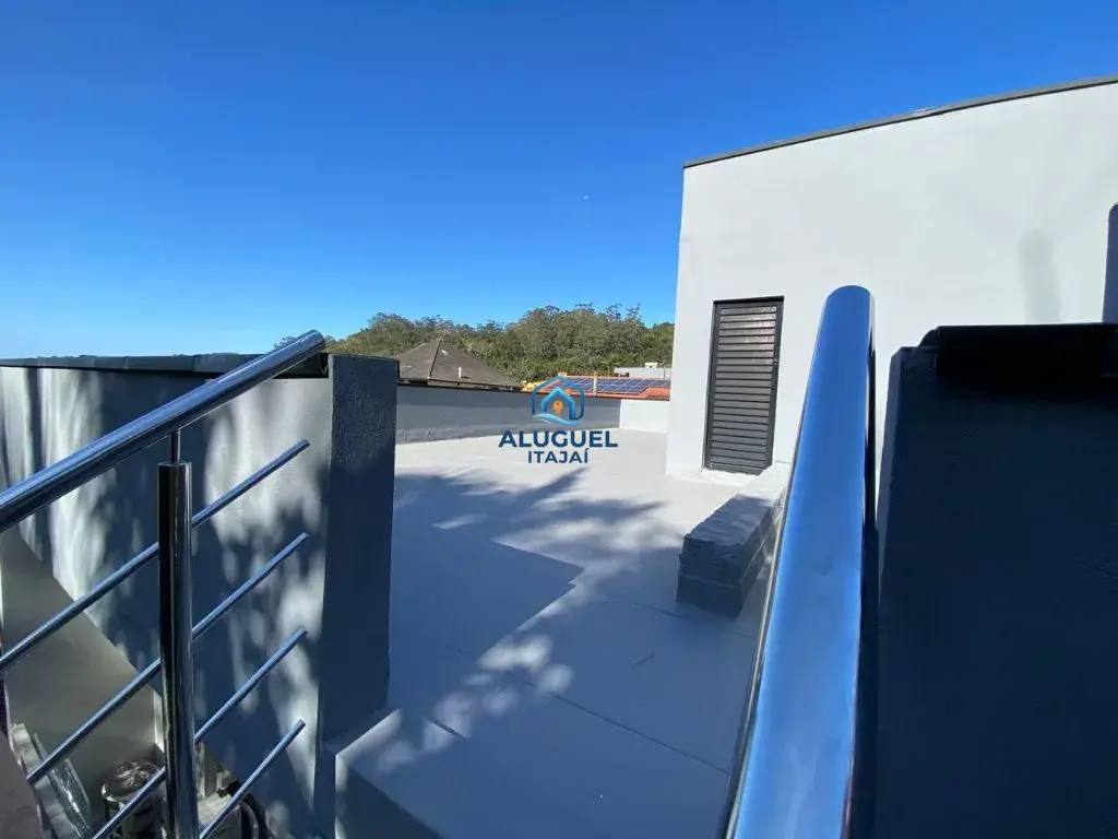 Sobrado para Venda em Itajaí no Cabeçudas com 3 Quartos e 170m² | 1 Suíte e 2 Vagas de Garagem - Foto 17