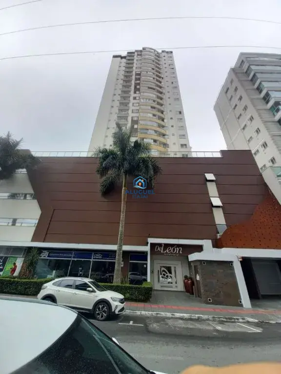 Casa para Aluguel em Itajaí no Centro com 3 Quartos | Piscina e Salão de Festas - Foto 2
