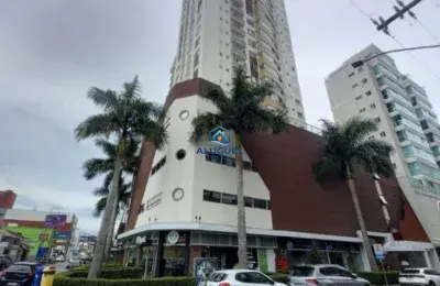 Casa para Aluguel em Itajaí no Centro com 3 Quartos | Piscina e Salão de Festas - Foto 1