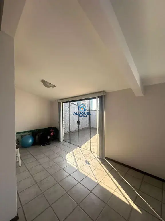 Casa para Aluguel em Itajaí no Centro com 5 Quartos | Academia / Ginásio e 2 Vagas de Garagem - Foto 2