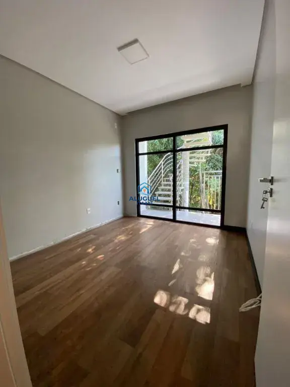 Sobrado para Venda em Itajaí no Cabeçudas com 3 Quartos e 170m² | 1 Suíte e 2 Vagas de Garagem - Foto 12