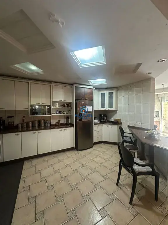 Casa para Aluguel em Itajaí no Centro com 5 Quartos | Academia / Ginásio e 2 Vagas de Garagem - Foto 31