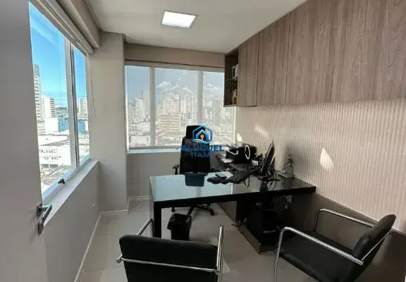 Sala Comercial para Aluguel em Itajaí no Centro | Mobiliado e 1 Vaga de Garagem - Foto 1
