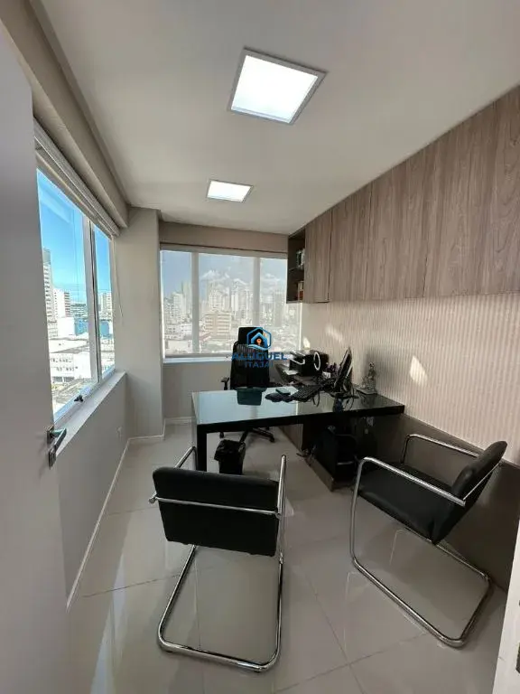 Sala Comercial para Aluguel em Itajaí no Centro | Mobiliado e 1 Vaga de Garagem - Foto 1