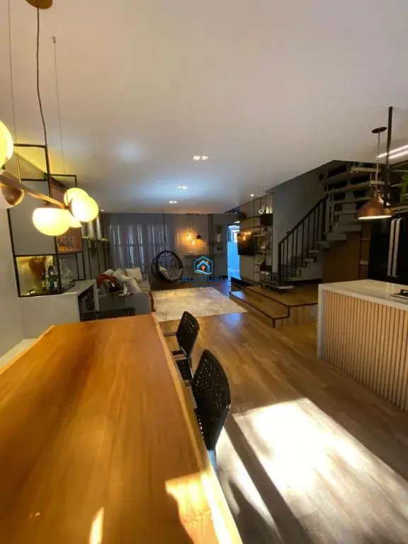 Sobrado para Venda em Itajaí no Cabeçudas com 3 Quartos e 170m² | 1 Suíte e 2 Vagas de Garagem - Foto 2