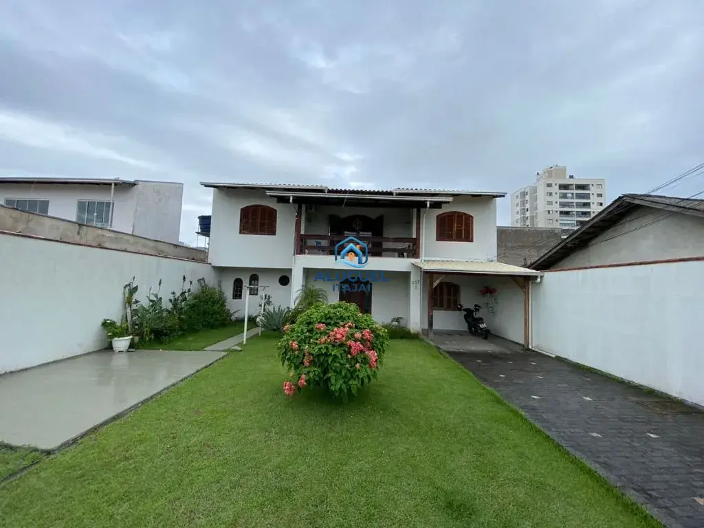 Casa para Venda em Itajaí no Dom Bosco com 4 Quartos e 187m² | Piscina e Academia / Ginásio - Foto 1
