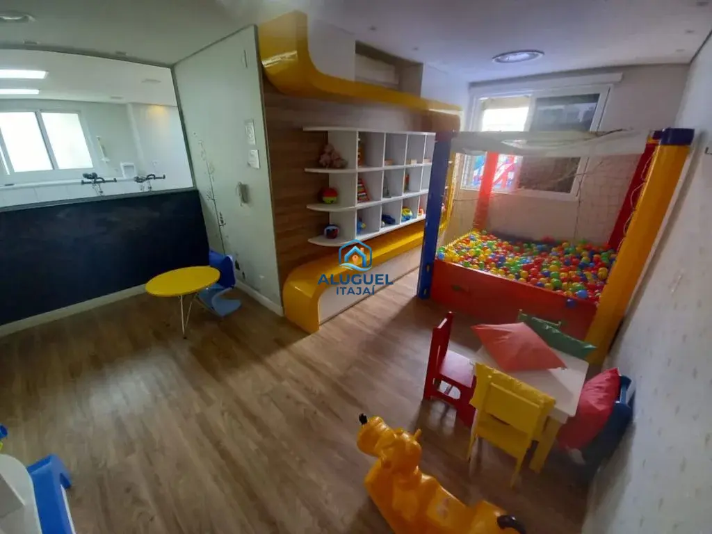 Casa para Aluguel em Itajaí no Centro com 3 Quartos | Piscina e Salão de Festas - Foto 18