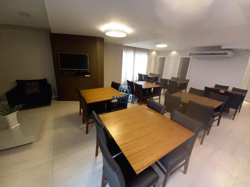 Casa para Aluguel em Itajaí no Centro com 3 Quartos | Piscina e Salão de Festas - Foto 15
