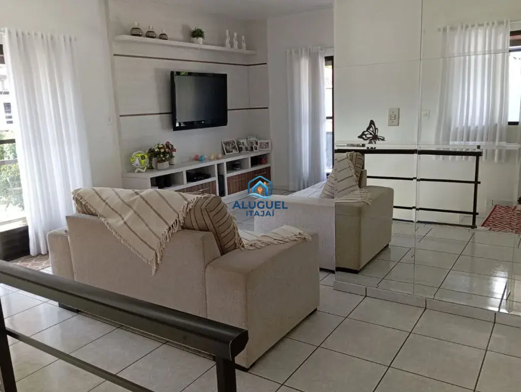 Casa para Venda em Itajaí no São Vicente com 4 Quartos e 240m² | Academia / Ginásio e 2 Vagas de Garagem - Foto 1