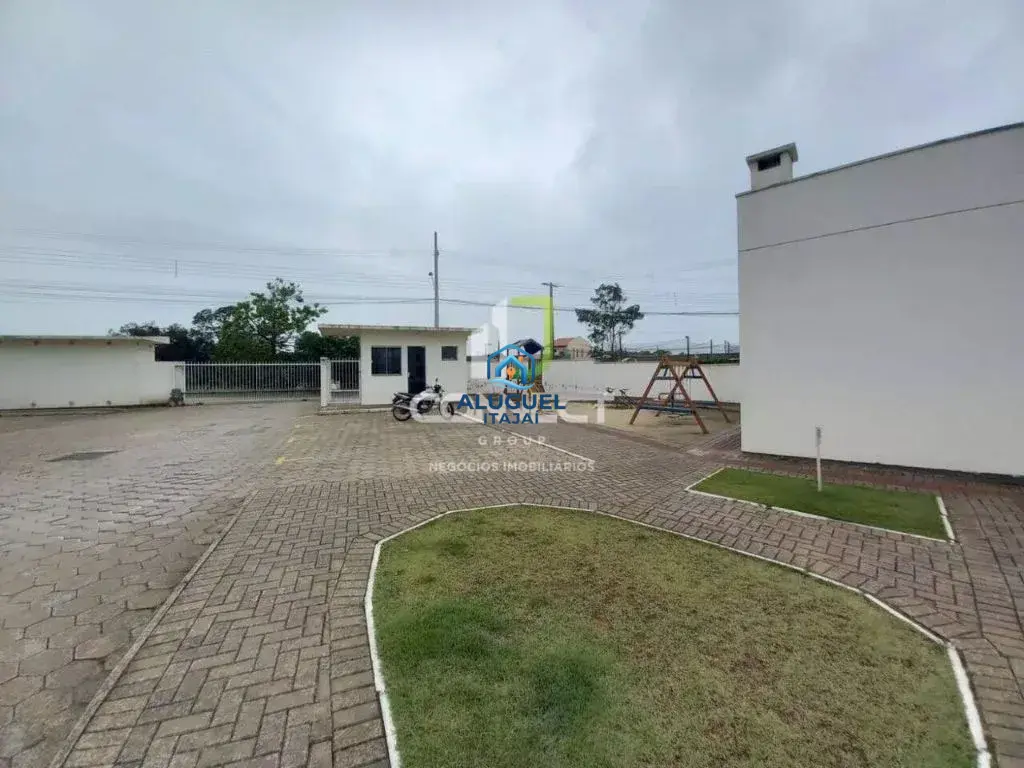 Apartamento para Aluguel no Itaipava em Itajaí com 2 Quartos e 49m² | Piscina e Salão de Festas (Ref: 163)