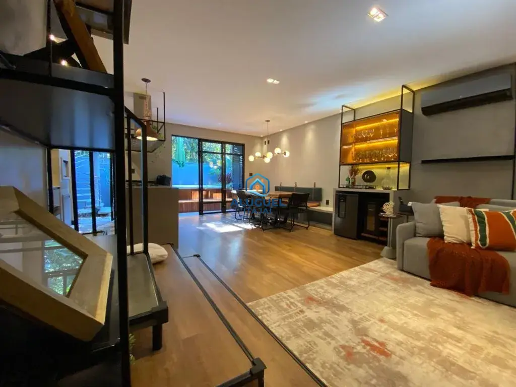 Sobrado para Venda em Itajaí no Cabeçudas com 3 Quartos e 170m² | 1 Suíte e 2 Vagas de Garagem - Foto 1