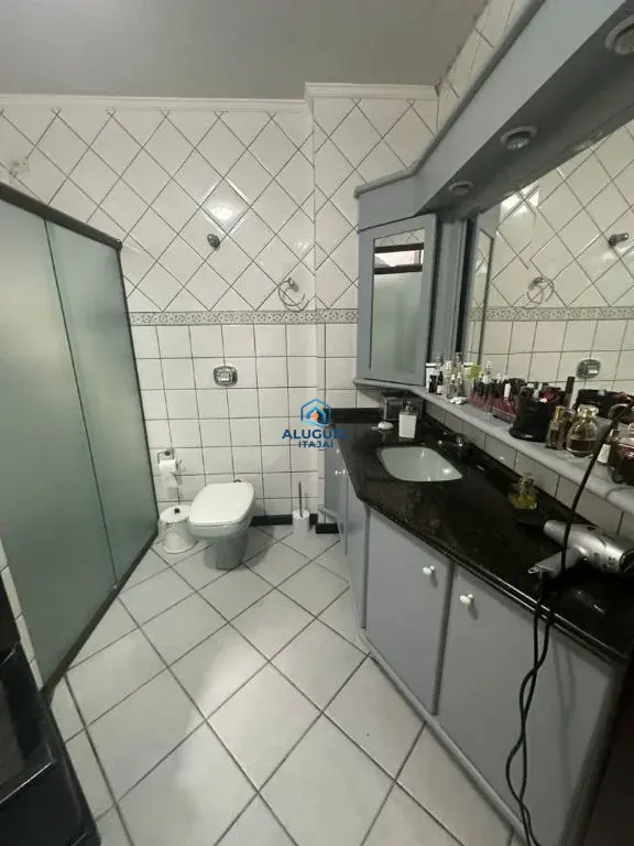 Casa para Aluguel em Itajaí no Centro com 5 Quartos | Academia / Ginásio e 2 Vagas de Garagem - Foto 10