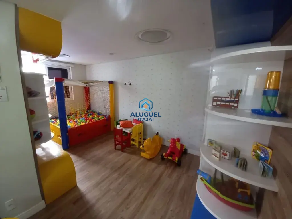 Casa para Aluguel em Itajaí no Centro com 3 Quartos | Piscina e Salão de Festas - Foto 17